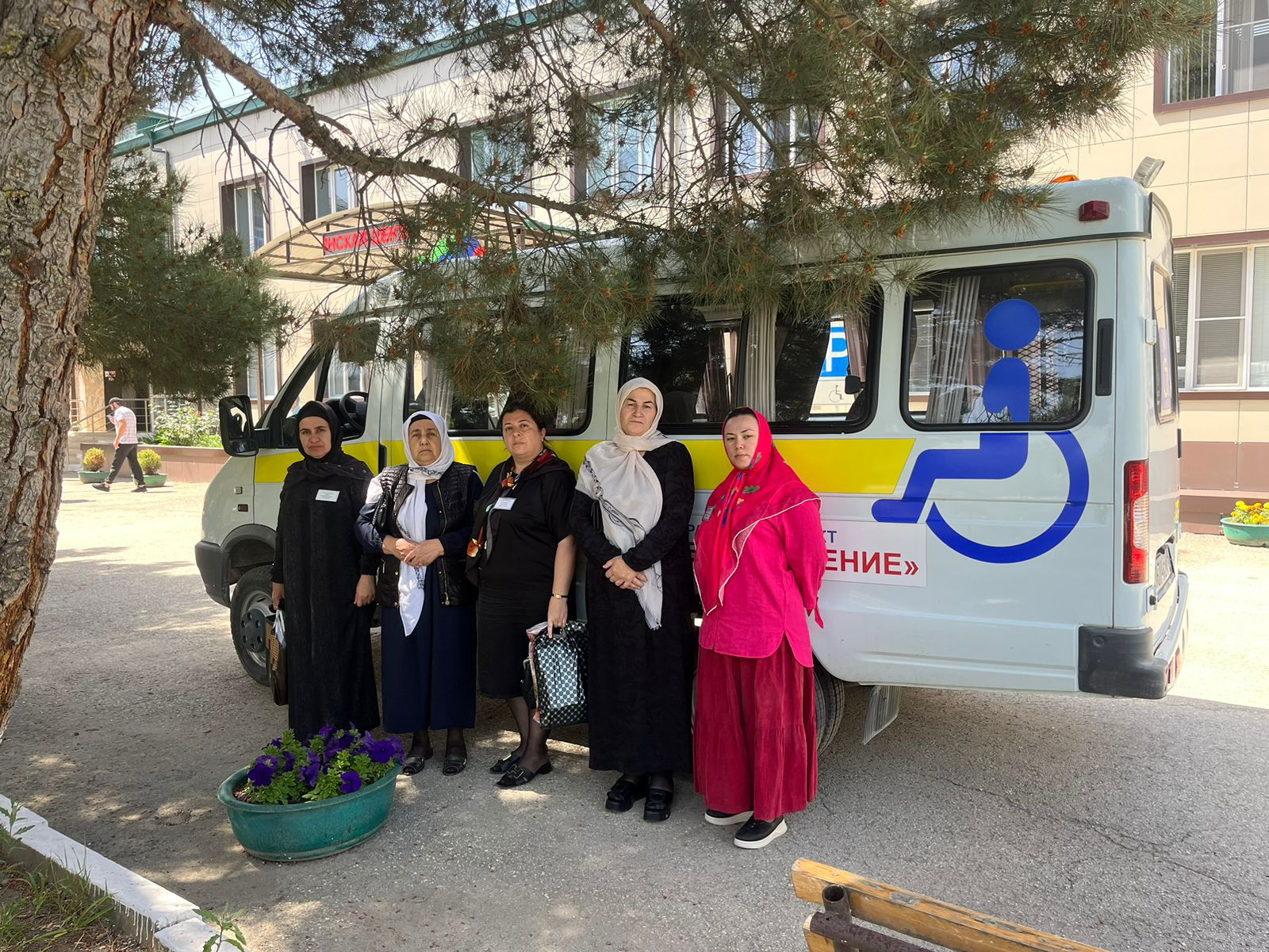 В рамках проекта "Старшее поколение" нацпроекта "Демография", специалисты Комплексного центра социального обслуживания Сергокалинского района организовали плановый выезд мобильной бригады в село Кадиркент